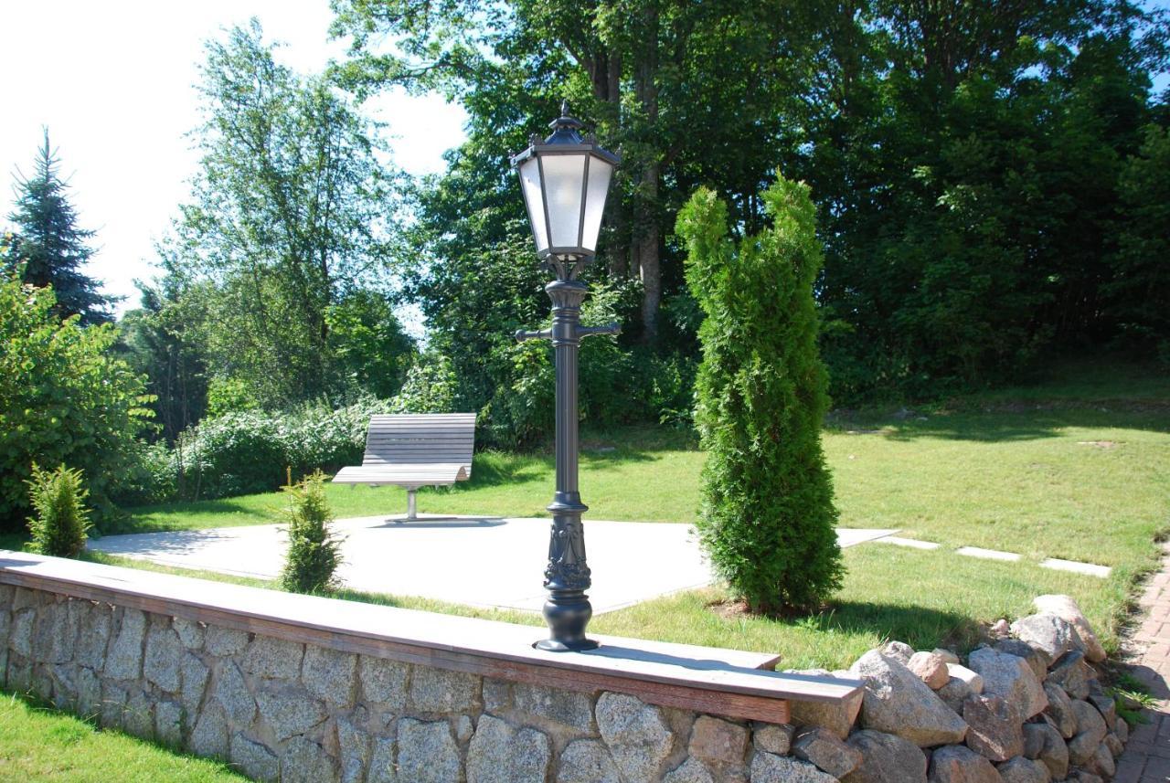 Landgasthof Zum Dorfkrug Häusern Extérieur photo