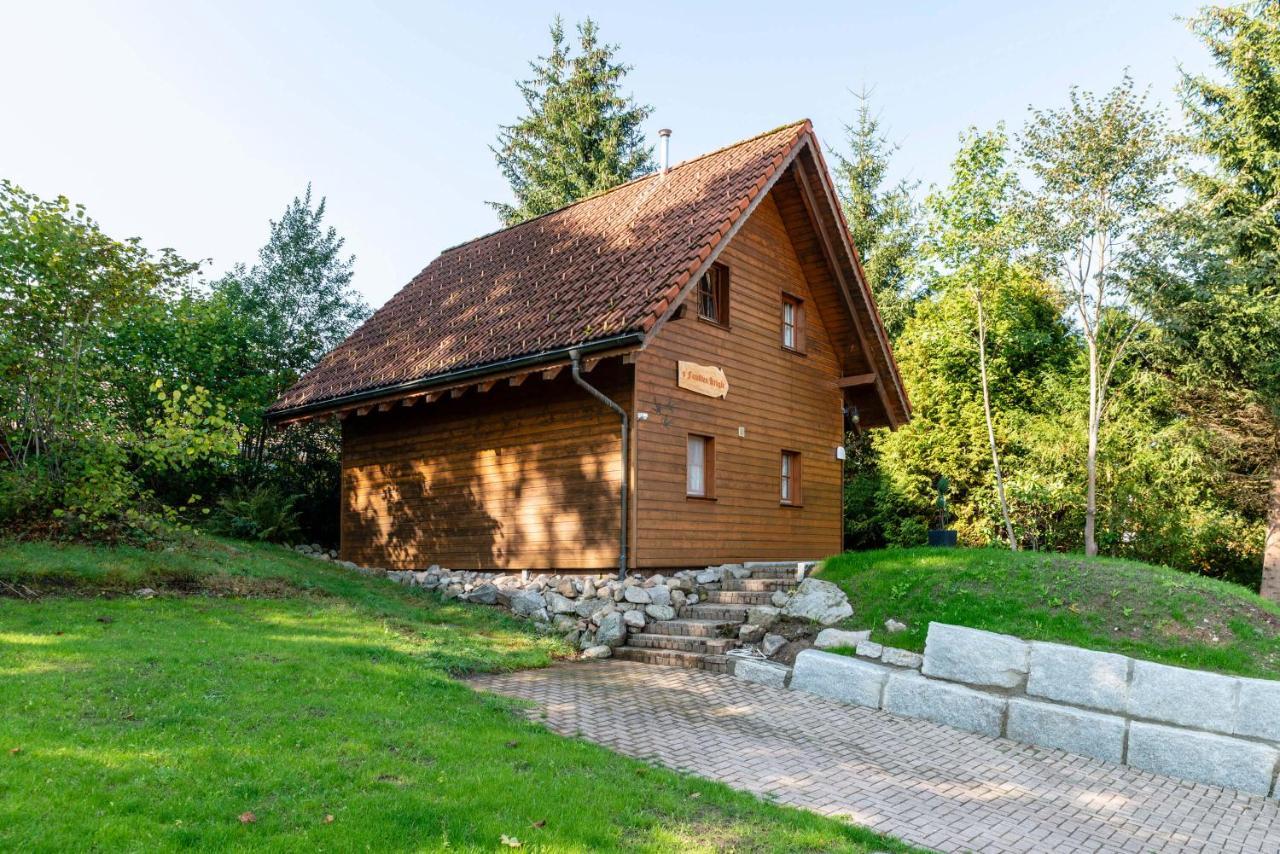 Landgasthof Zum Dorfkrug Häusern Extérieur photo