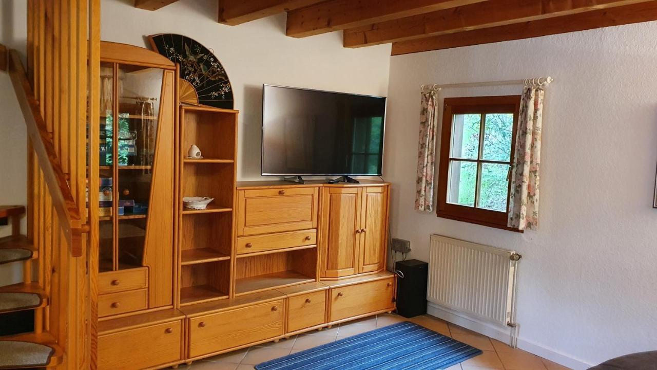 Landgasthof Zum Dorfkrug Häusern Extérieur photo