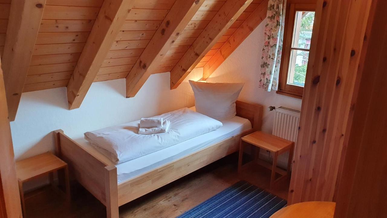 Landgasthof Zum Dorfkrug Häusern Extérieur photo