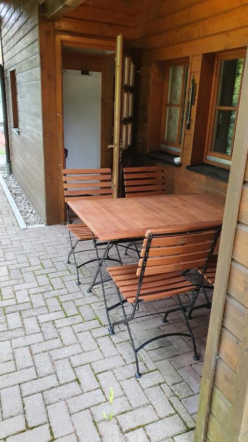 Landgasthof Zum Dorfkrug Häusern Extérieur photo