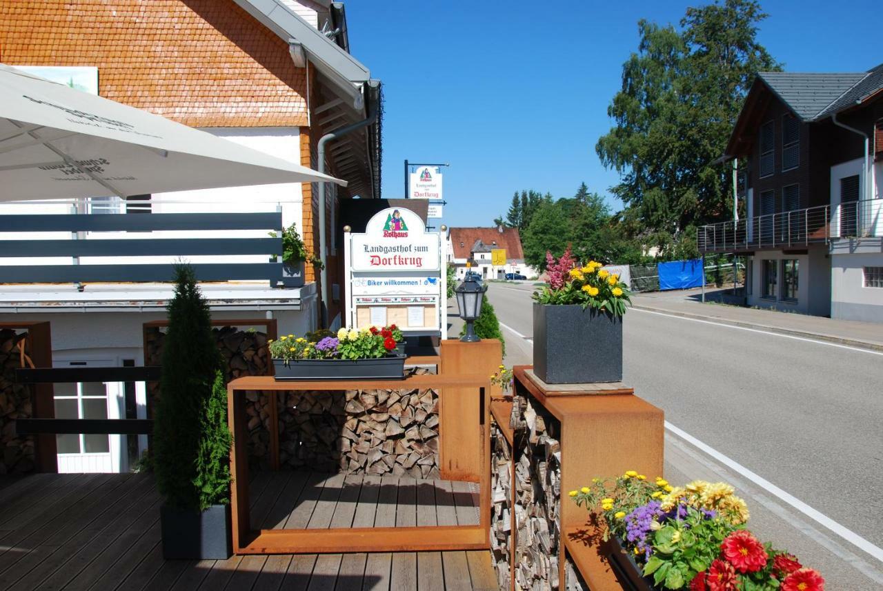 Landgasthof Zum Dorfkrug Häusern Extérieur photo