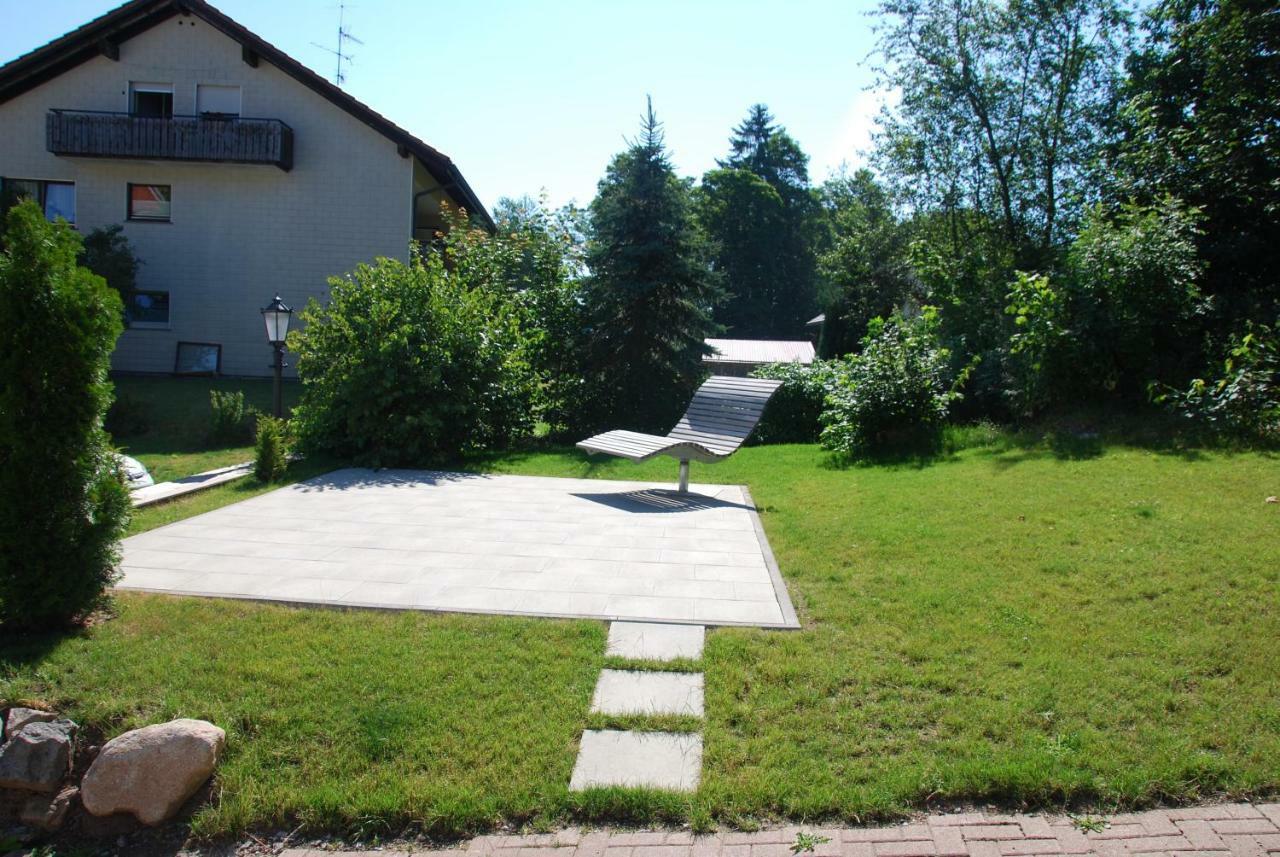 Landgasthof Zum Dorfkrug Häusern Extérieur photo