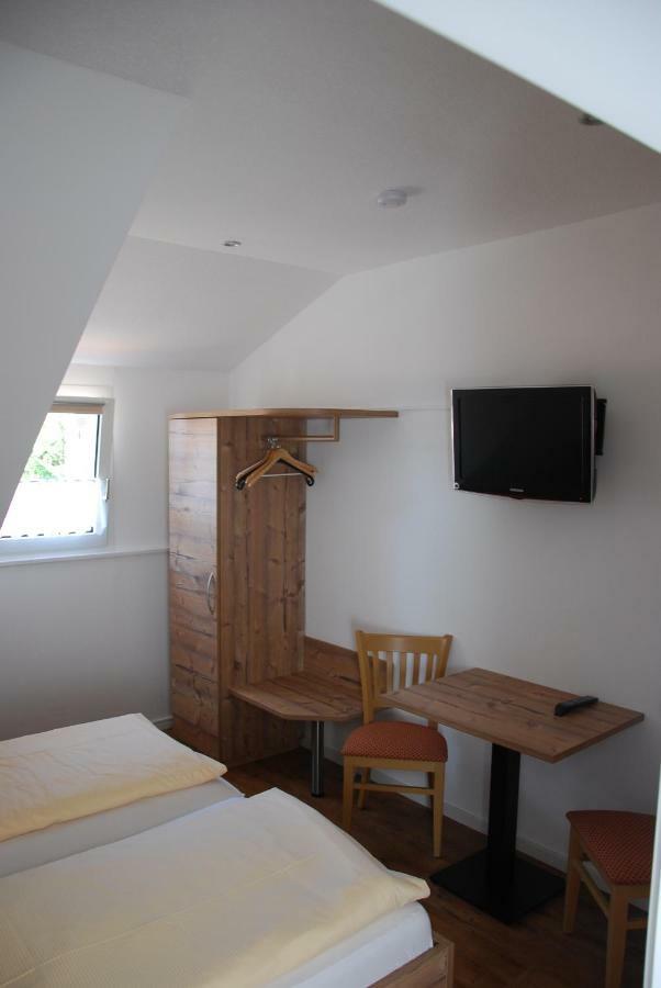 Landgasthof Zum Dorfkrug Häusern Chambre photo