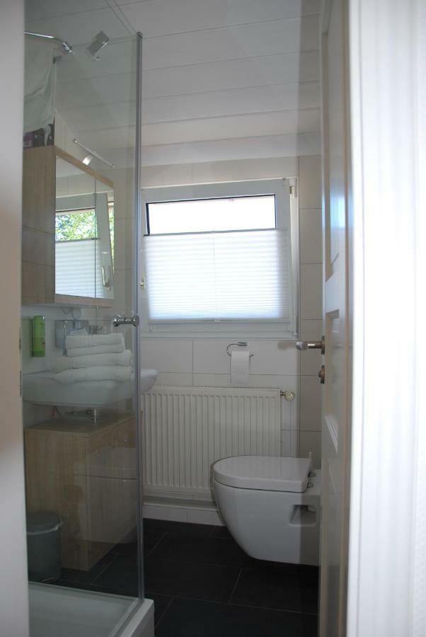 Landgasthof Zum Dorfkrug Häusern Extérieur photo